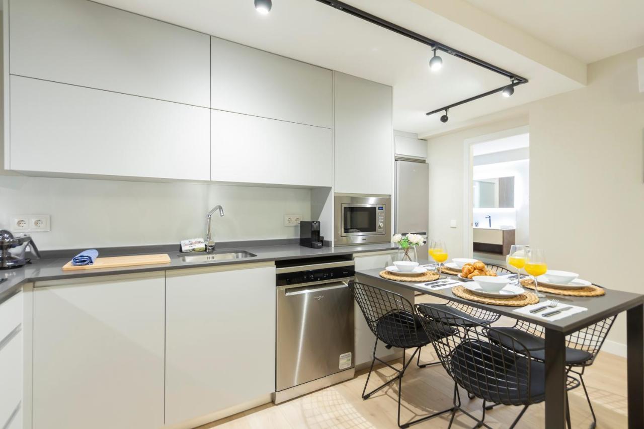 Dobohomes - Clara Del Rey Madrid Exteriör bild