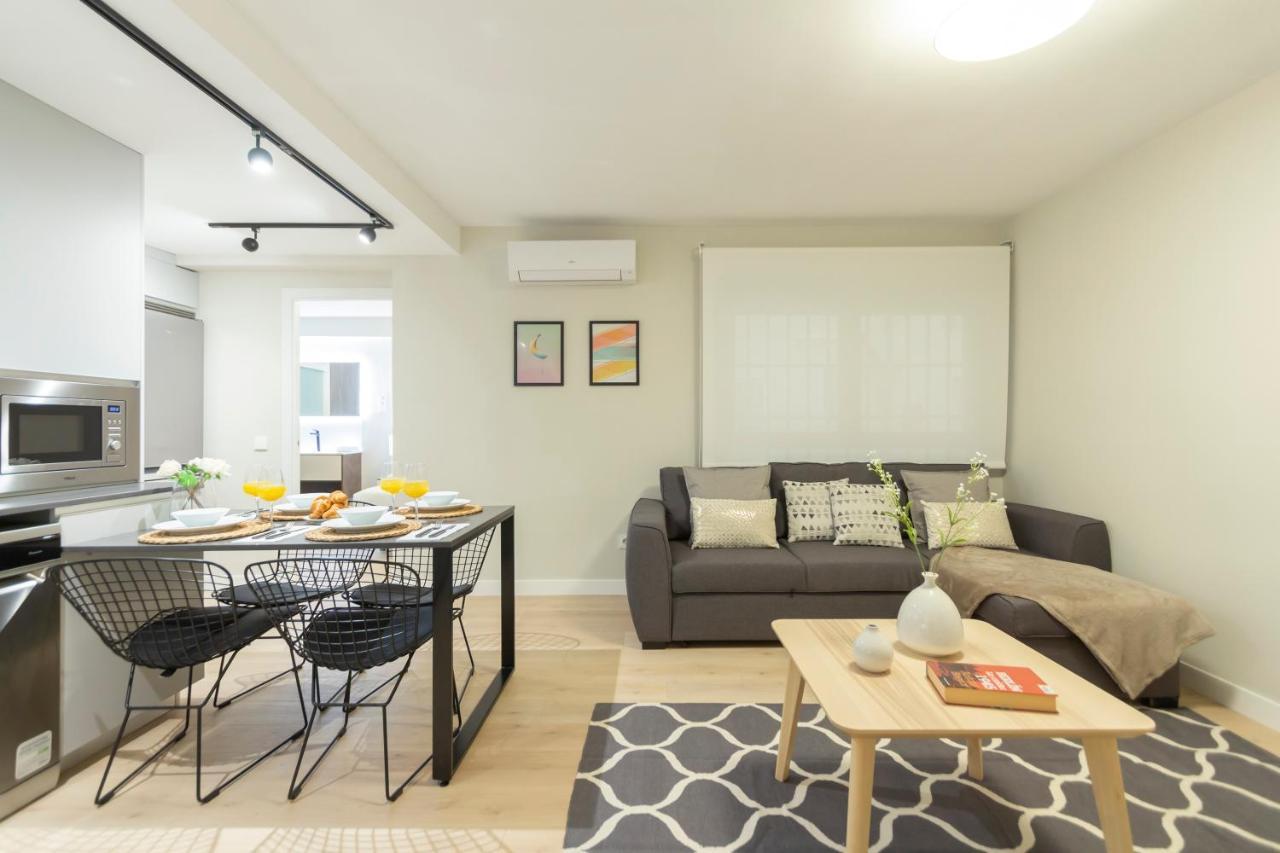 Dobohomes - Clara Del Rey Madrid Exteriör bild